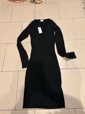 abercrombie keyhole midi sweater dress Abercrombie &amp; Fitch + Long-Sleeve Keyhole Knit Midi Dress